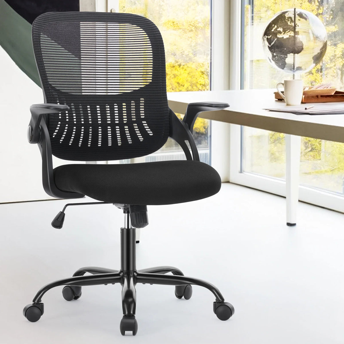 Chaise Ergonomique Essentiel Noir - vraie photo fournisseur, scène bureau